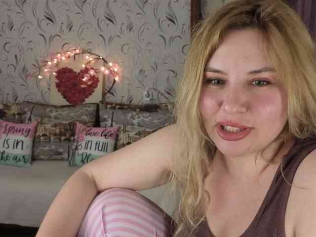AvaQueen webcam