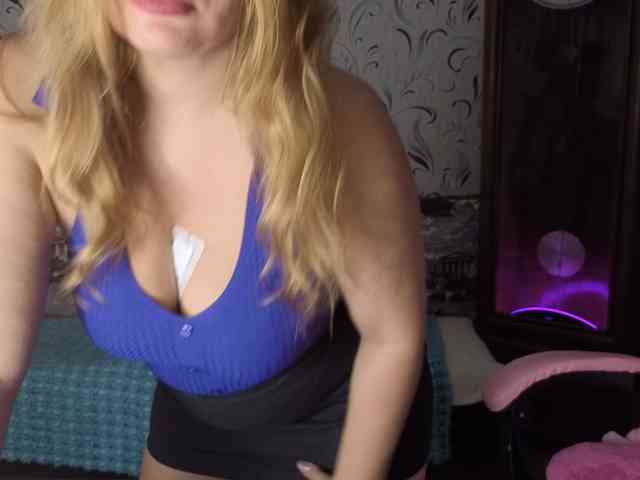 AvaQueen webcam