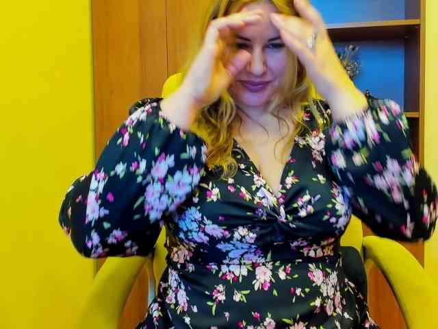 AvaQueen webcam