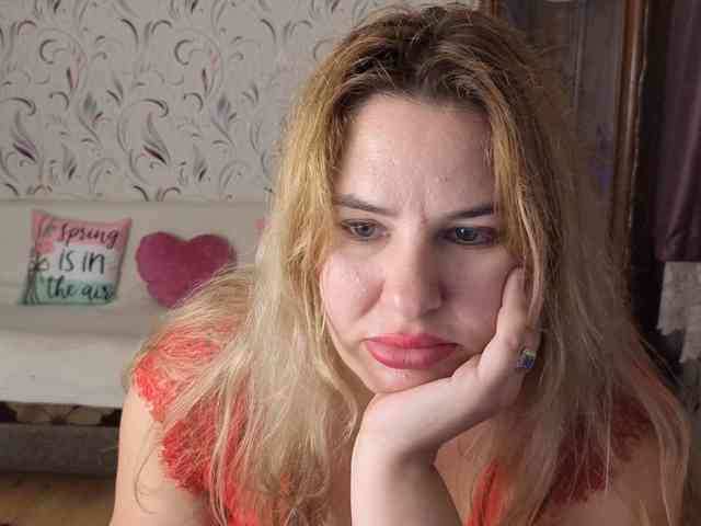 AvaQueen webcam