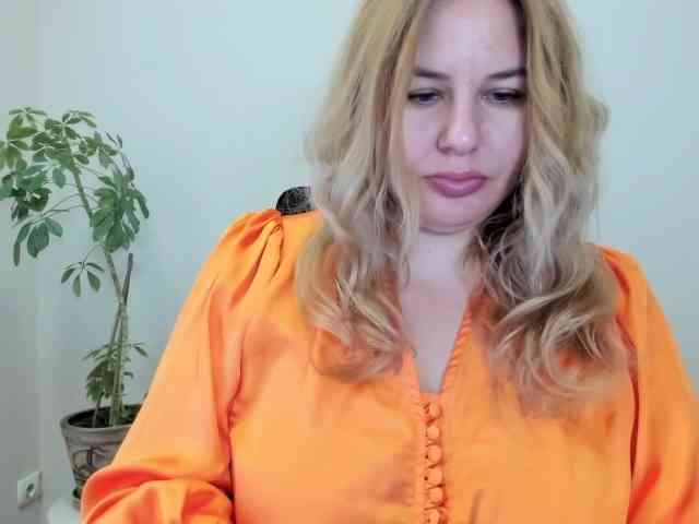 AvaQueen Sex Cam Show