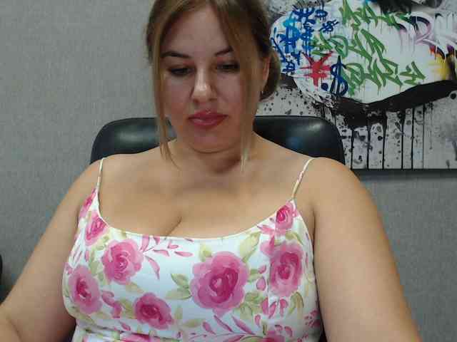 AvaQueen webcam