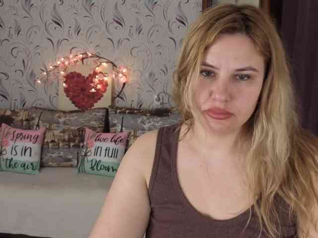 AvaQueen webcam
