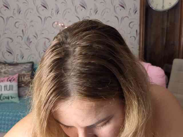 AvaQueen webcam