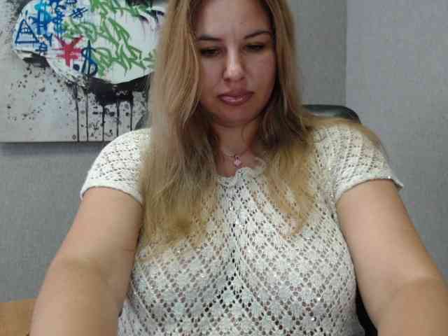 AvaQueen webcam