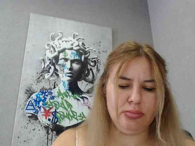AvaQueen webcam