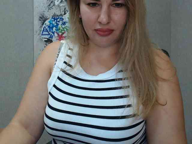 AvaQueen webcam