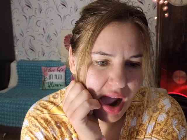 AvaQueen webcam