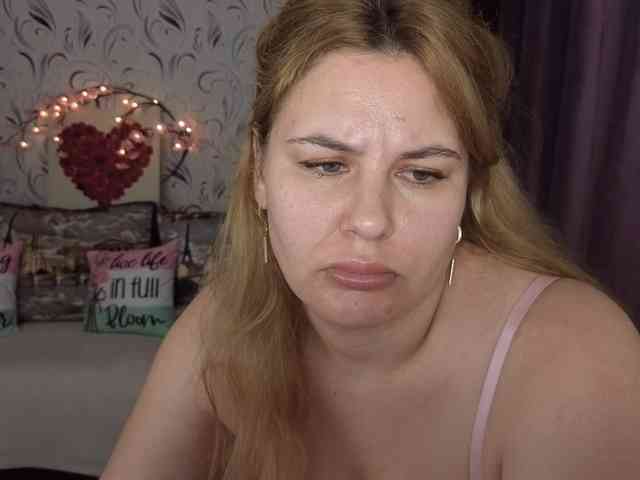 AvaQueen webcam