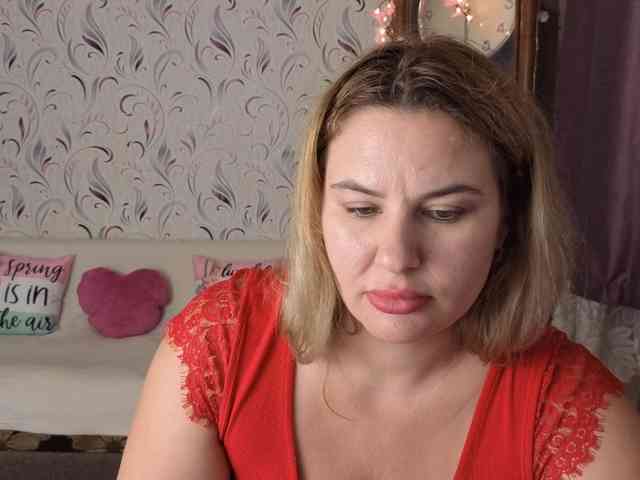 AvaQueen webcam