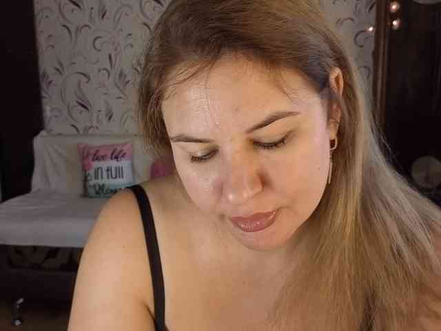 AvaQueen webcam