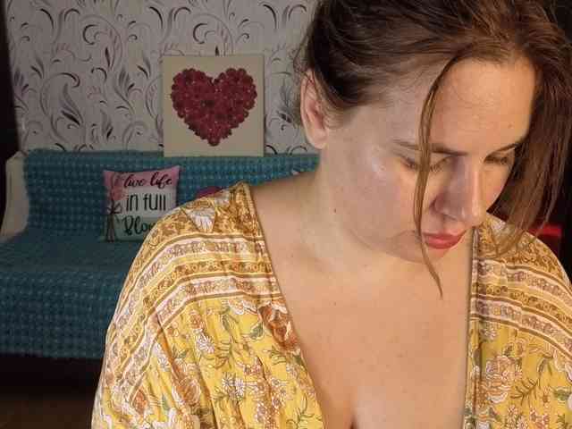AvaQueen webcam