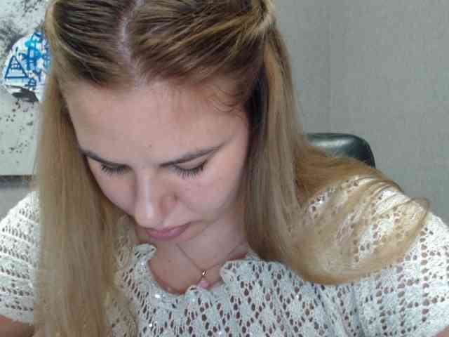 AvaQueen webcam