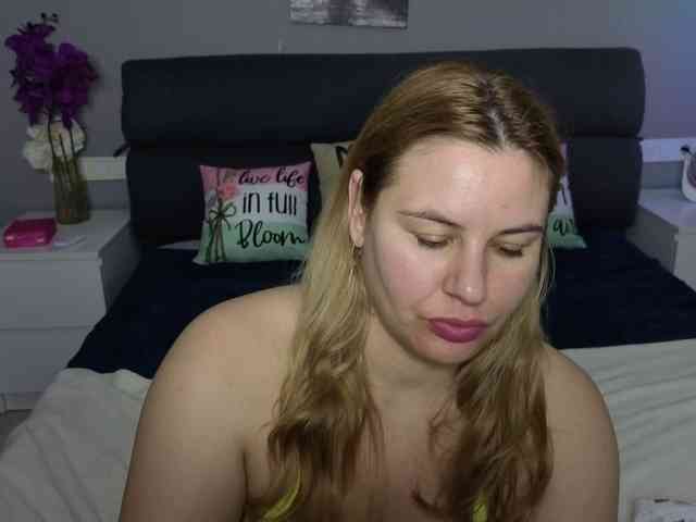 AvaQueen webcam