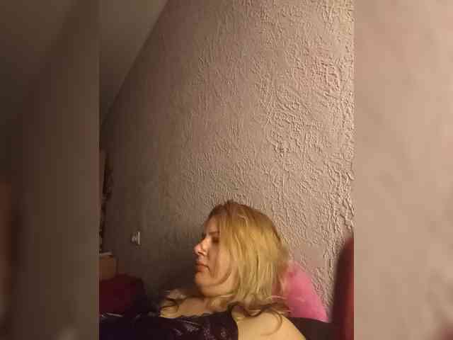 AvaQueen webcam