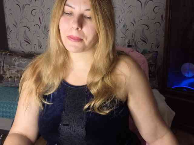 AvaQueen webcam