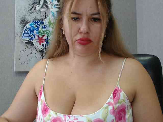 AvaQueen webcam