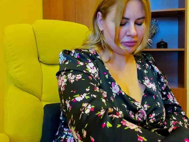 AvaQueen webcam