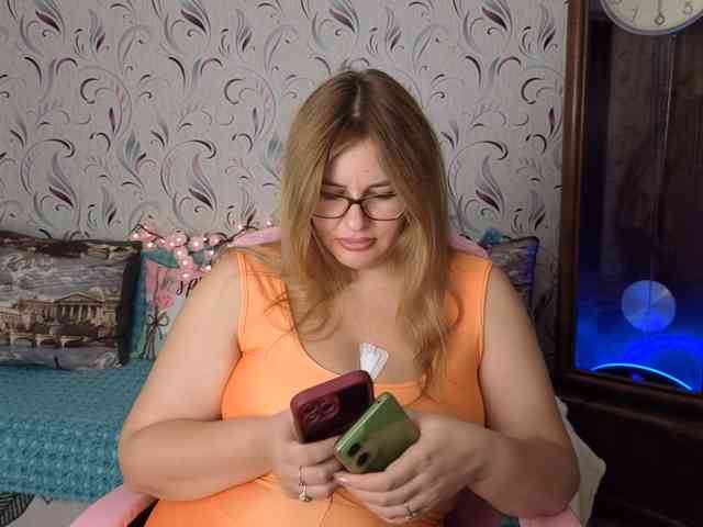 AvaQueen webcam