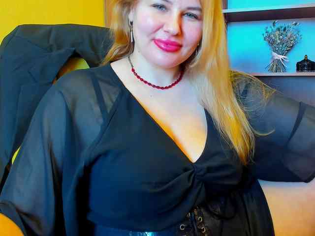 AvaQueen webcam