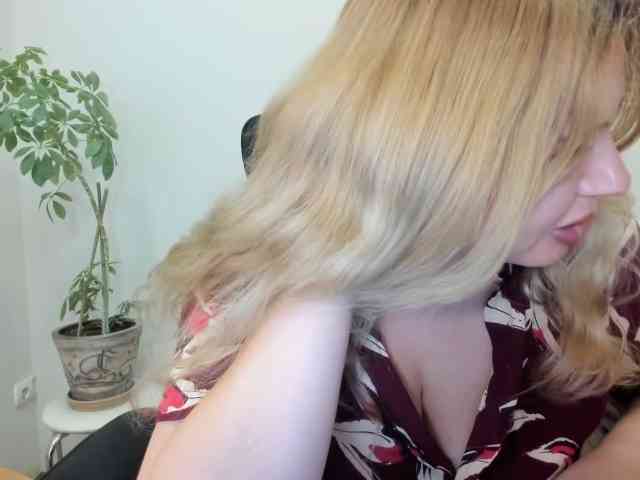 AvaQueen webcam