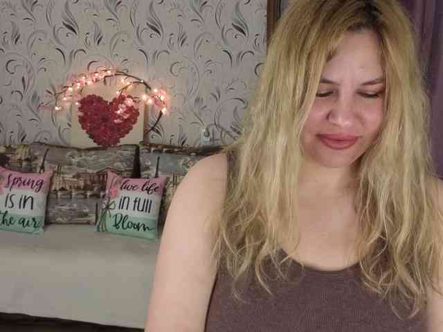 AvaQueen webcam