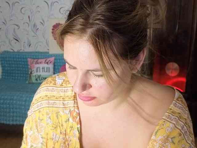 AvaQueen webcam