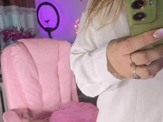 AvaQueen webcam