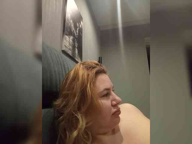 AvaQueen webcam