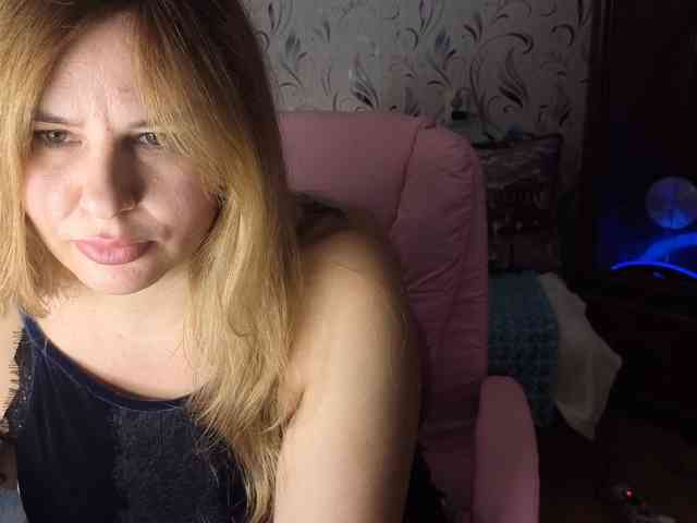 AvaQueen webcam