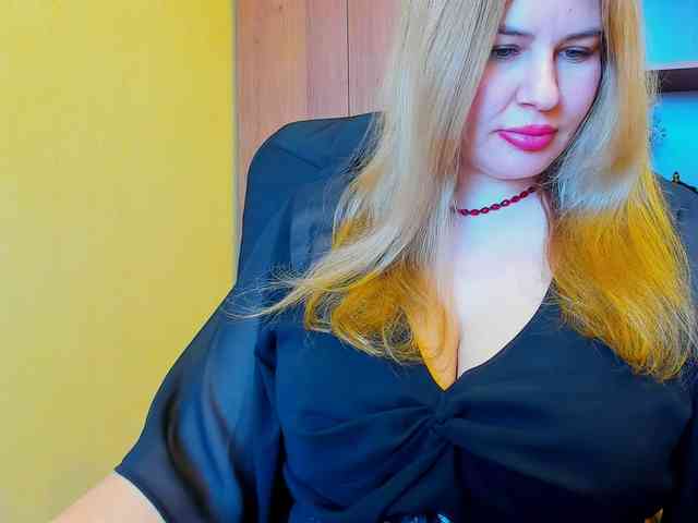 AvaQueen webcam