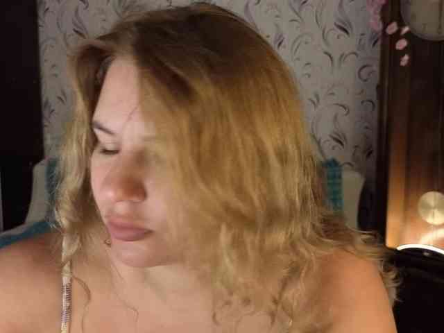 AvaQueen webcam