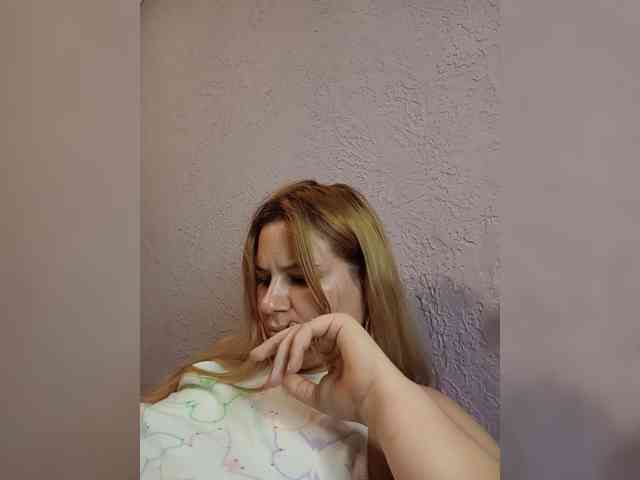 AvaQueen webcam
