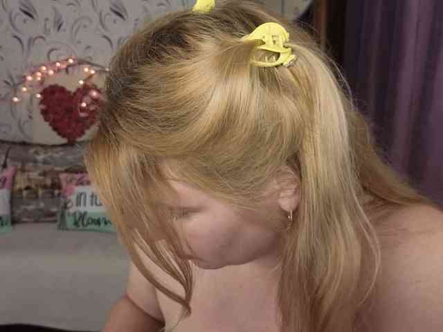AvaQueen webcam