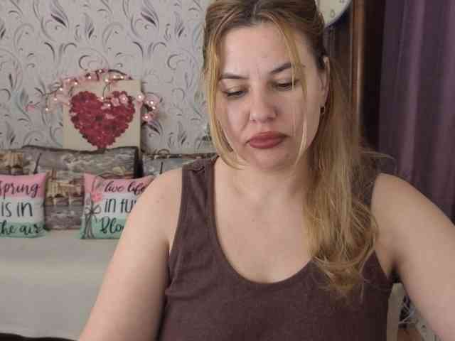 AvaQueen webcam