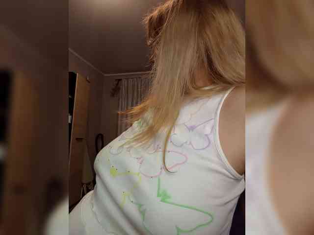 AvaQueen webcam