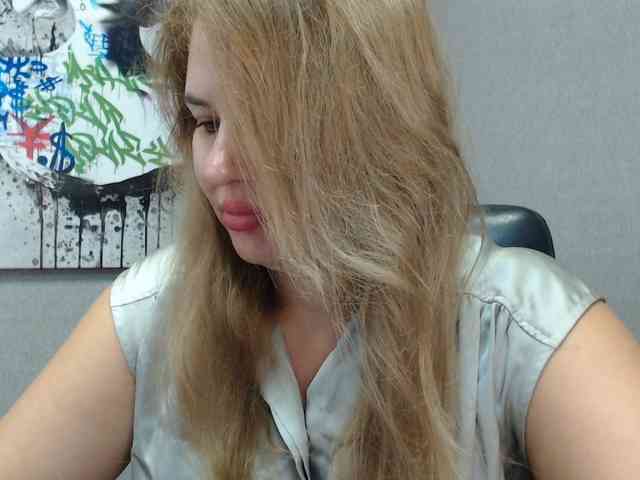 AvaQueen webcam