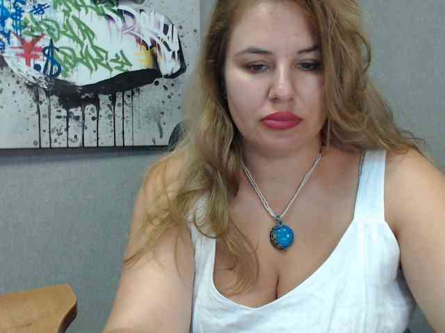 AvaQueen webcam