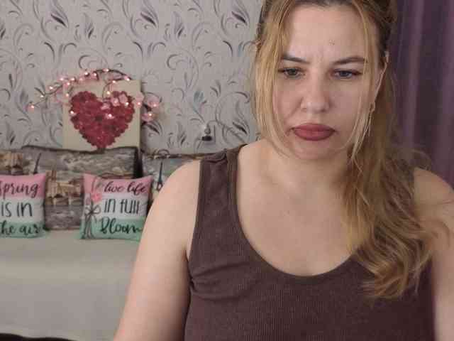 AvaQueen webcam