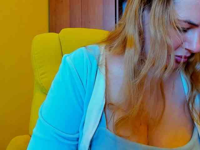 AvaQueen webcam