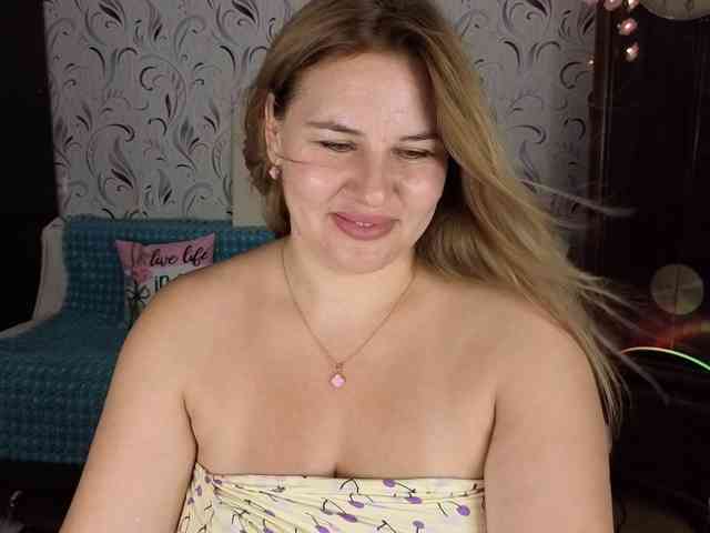 AvaQueen webcam