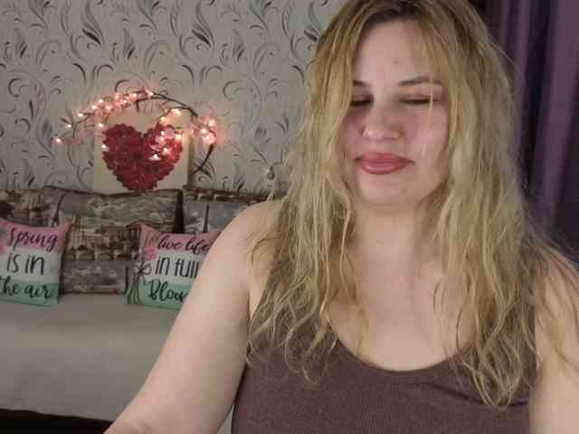 AvaQueen webcam