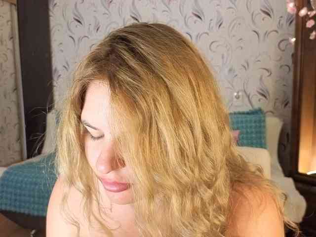 AvaQueen webcam