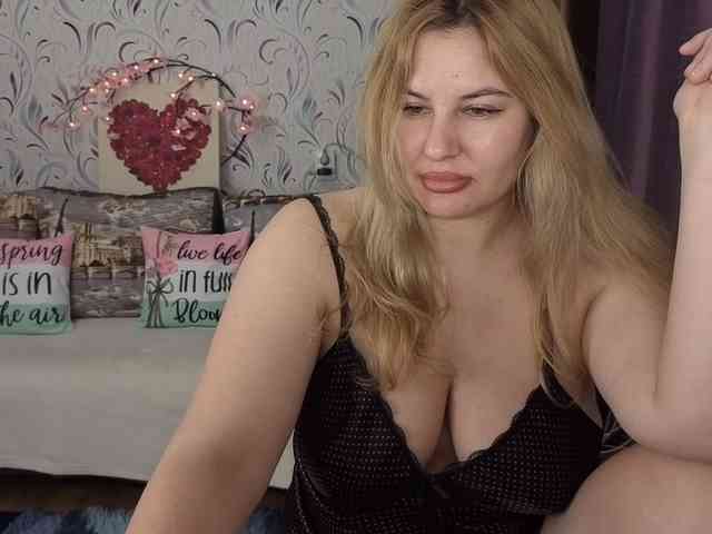 AvaQueen webcam
