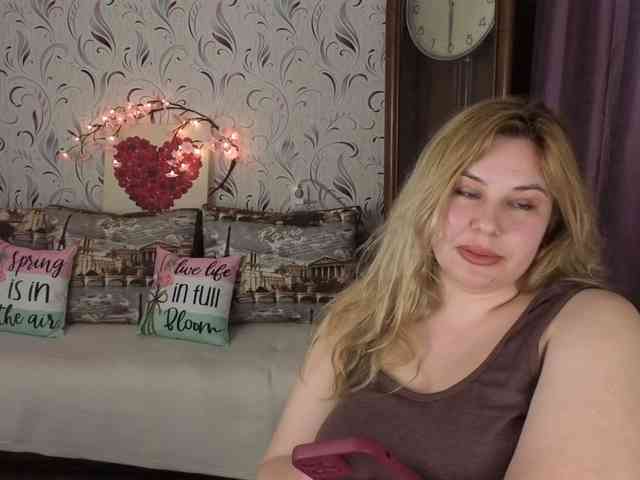 AvaQueen webcam