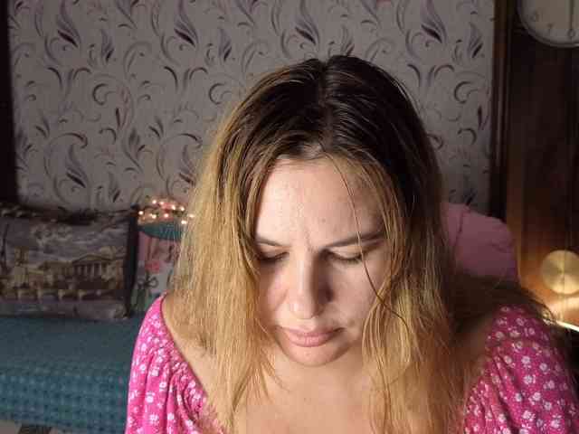 AvaQueen webcam