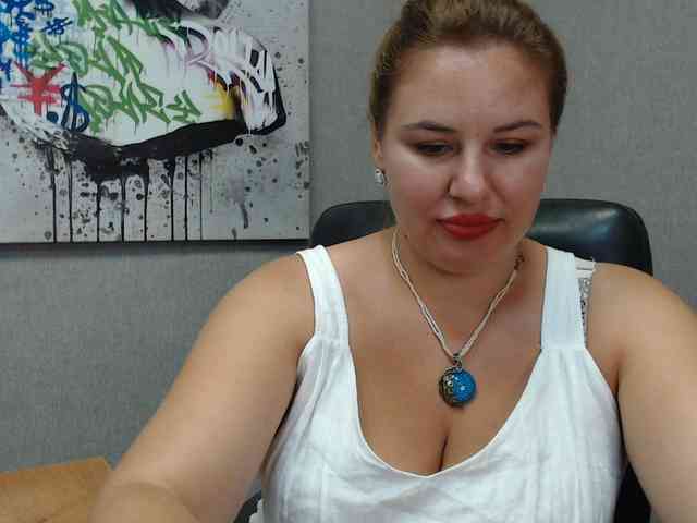 AvaQueen webcam