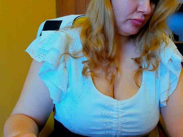 AvaQueen webcam