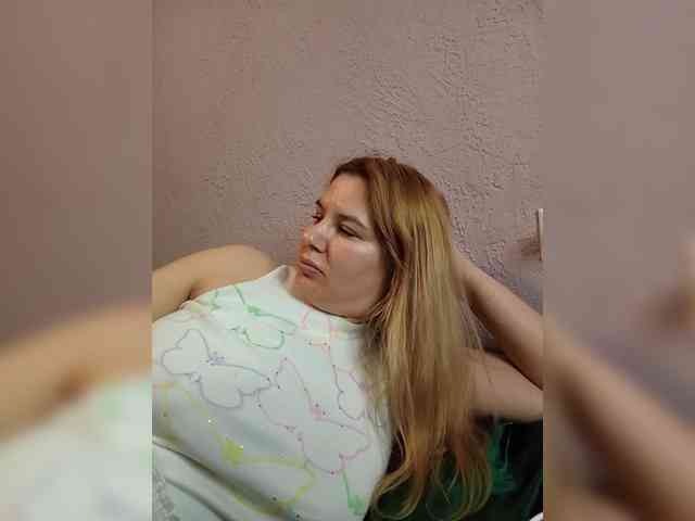 AvaQueen webcam