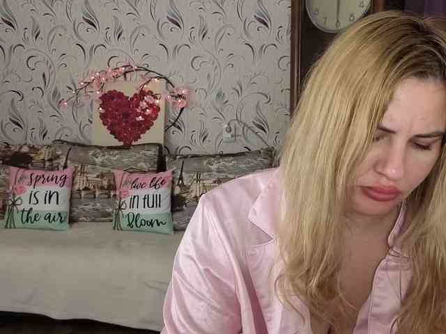 AvaQueen webcam